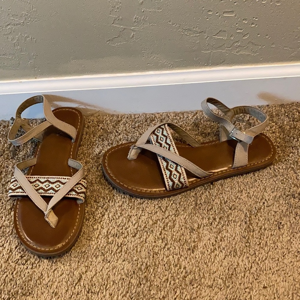 Tom’s sandals